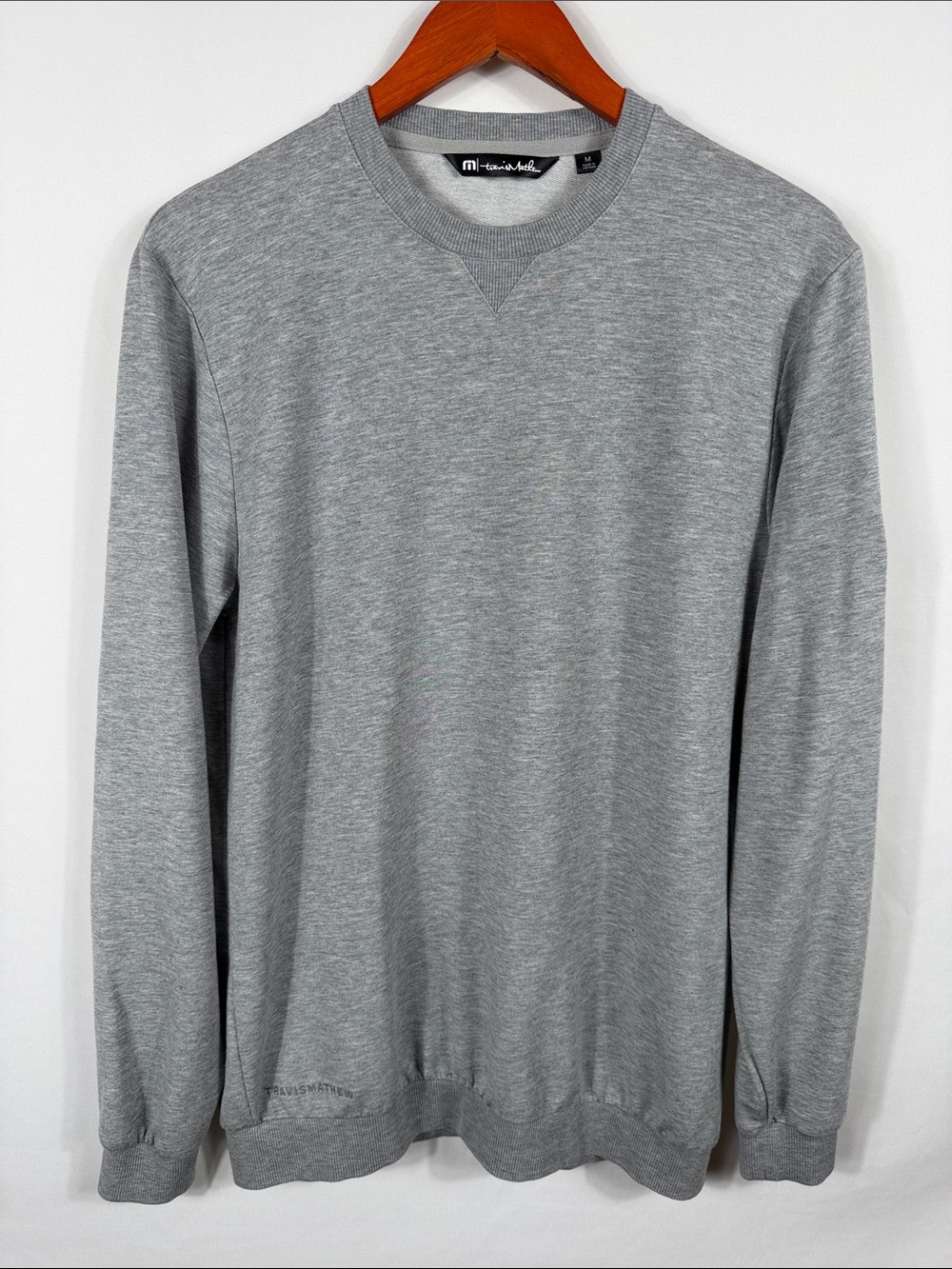 Travis Mathew Men's Light Gray Crewneck Sweatshirt. Boyne Mountain logo. Size M